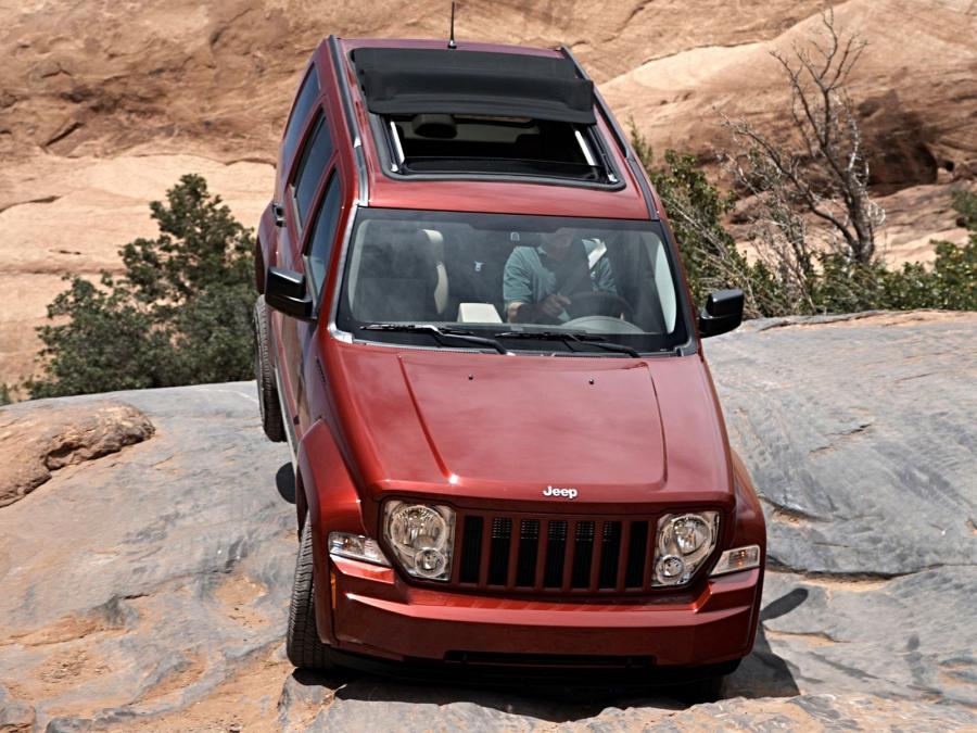  Jeep Liberty Sport 2007 года  (фото 7 из 10)
